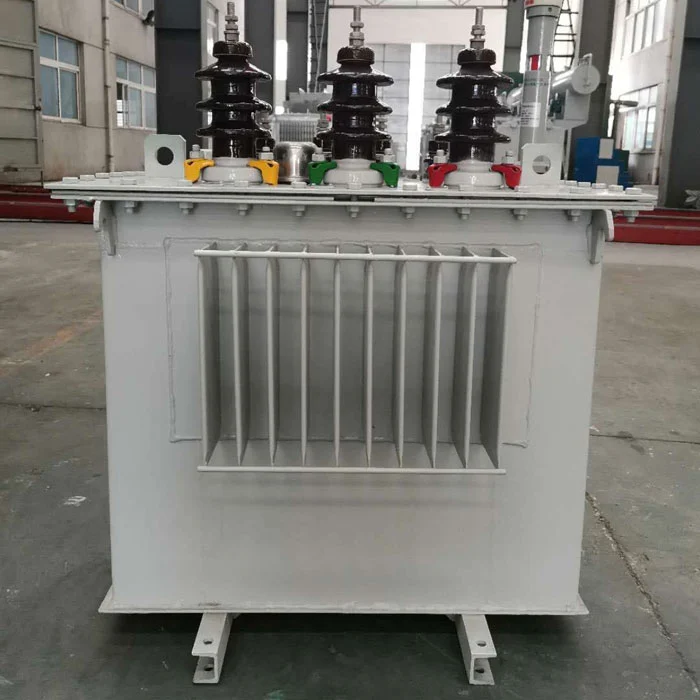 Transformador de distribución eficaz de 100 kVA con disipación de calor Transformador de distribución eficaz de 100 kVA con disipación de calor